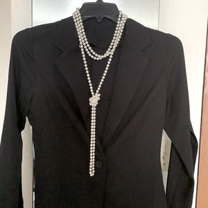 Sophisticated Pearl necklace. All one length